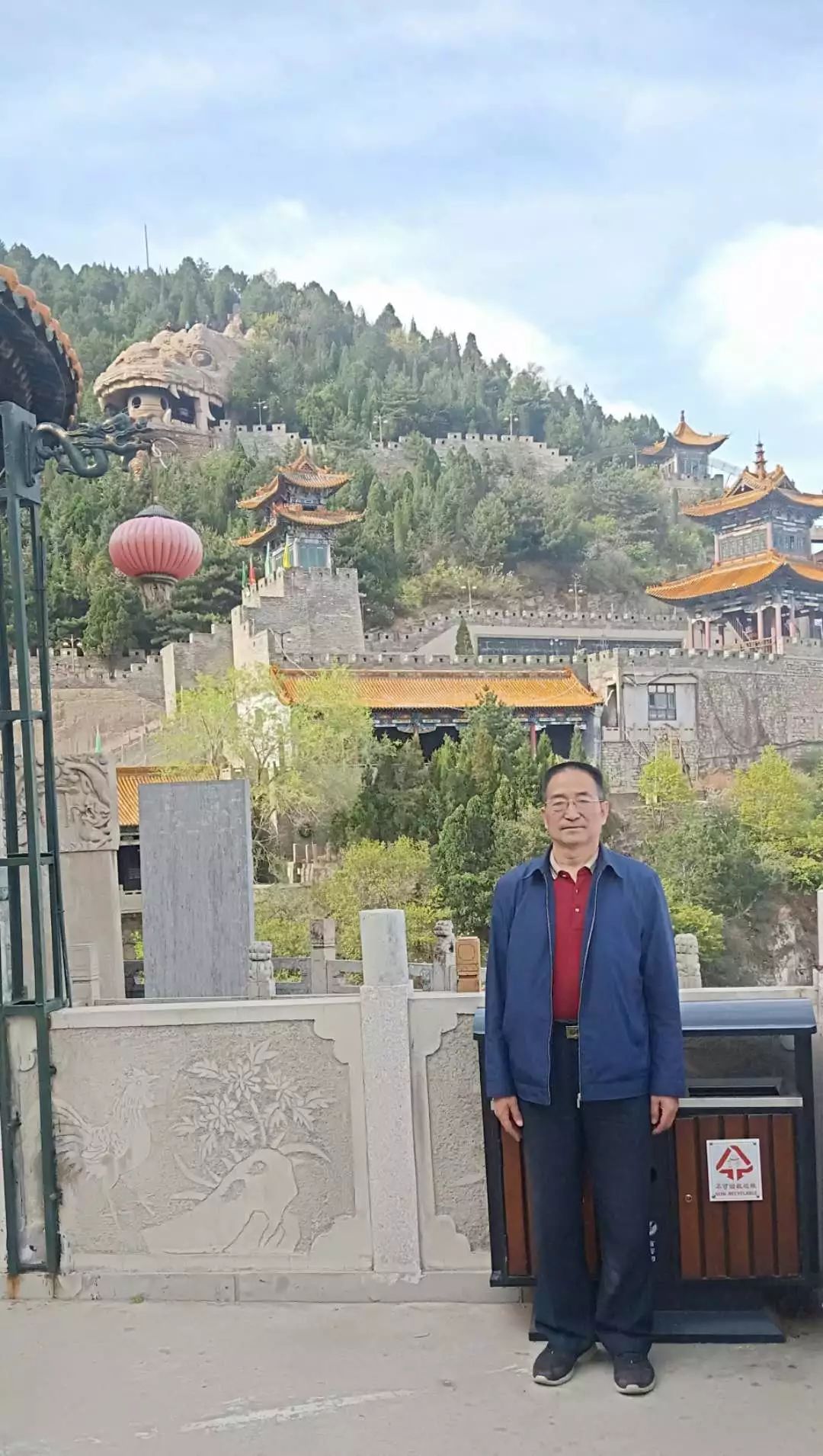 张中伟,笔名宗伟,1955年6月生,古城平遥人,山西省作家协会会员.