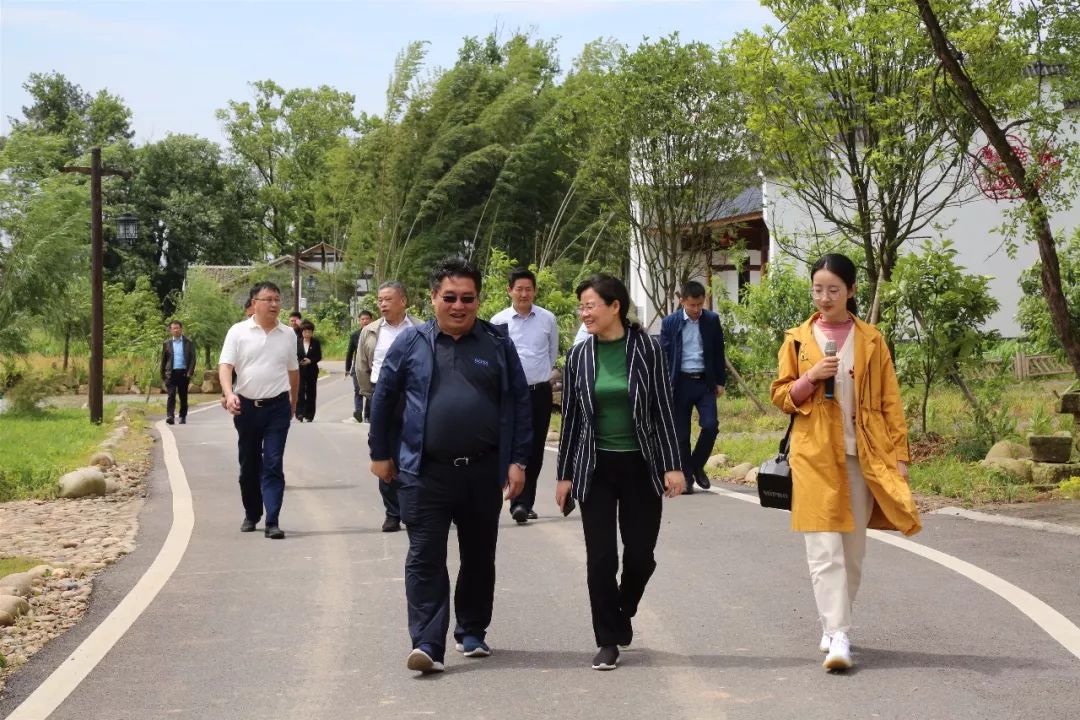 宜春市考察团来横峰参观考察