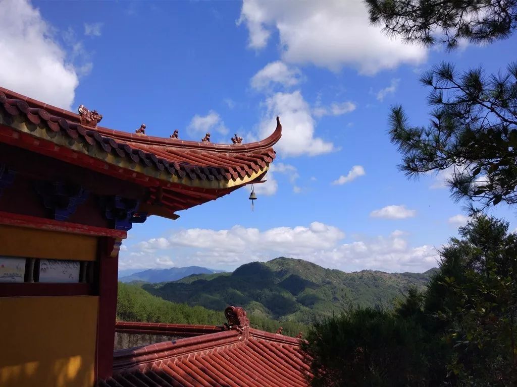 《题花光画山水》【宋】黄庭坚花光寺下对云沙,欲把轻舟小钓车.