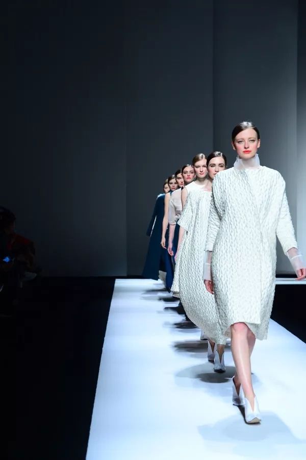 广百之夜女服中怡女神衣橱放肆地爱宠爱无价