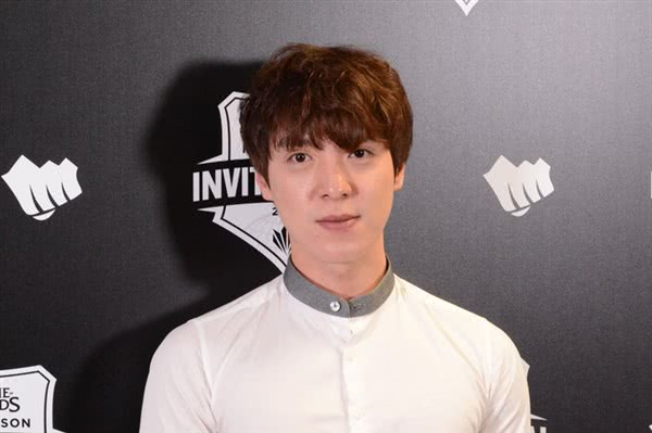 电竞王力宏感谢grf和dwg的陪练ig完了我们没陪练