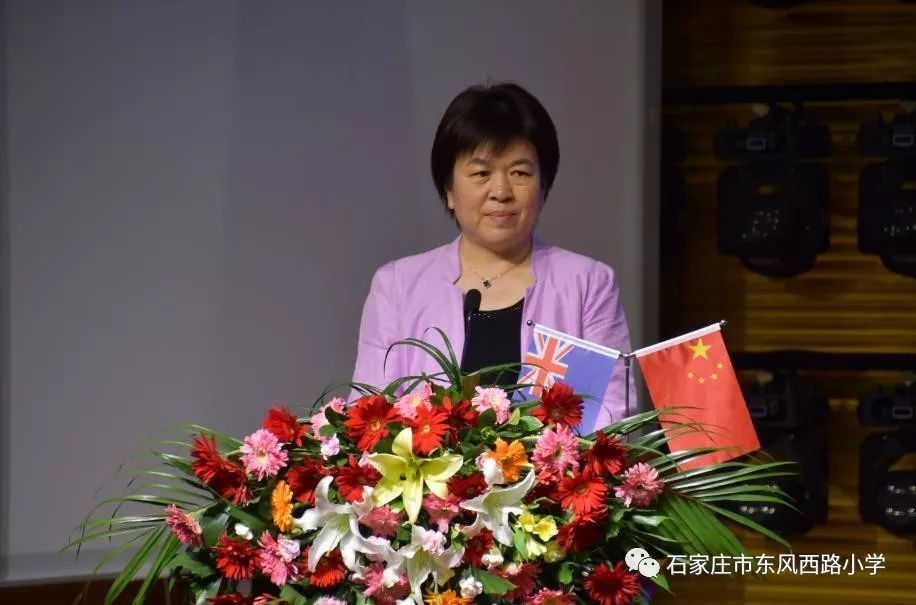 随后在东四楼举行的欢迎仪式上,王素娟校长向外宾发表了热情洋溢的