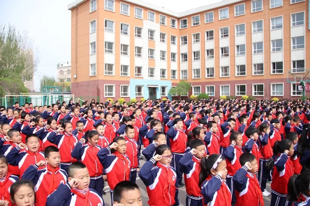 今日上午 辽源小学生在校内"晕倒"?