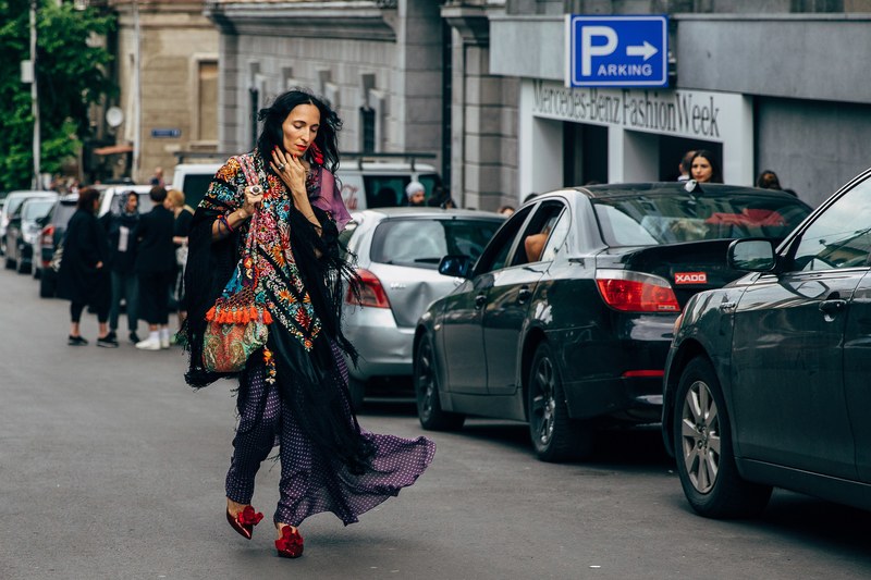 街拍|平静怡人 在第比利斯时装周里感受与众不同_民族