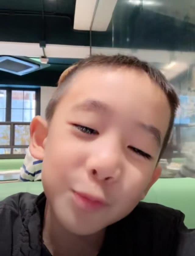 应采儿携带儿子jasper为谢娜庆生,俩人的真实关系曝光!