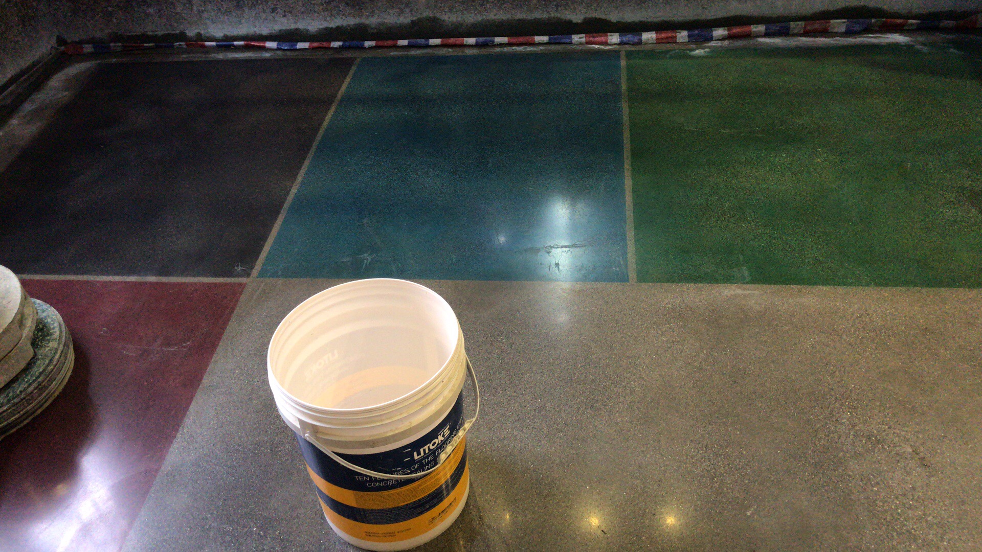 混凝土密封固化剂本身有颜色吗