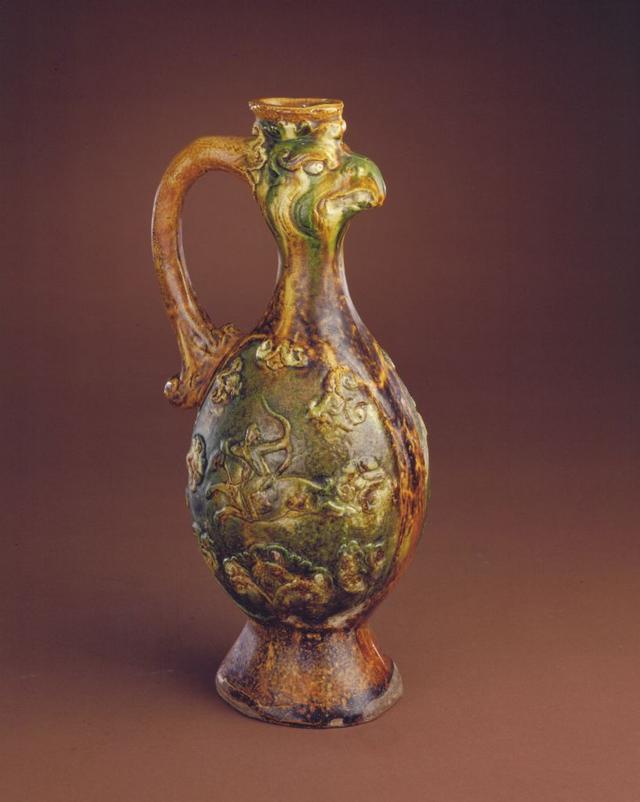 盛世皇廷拍卖:唐三彩,唐代低温釉的制作巅峰