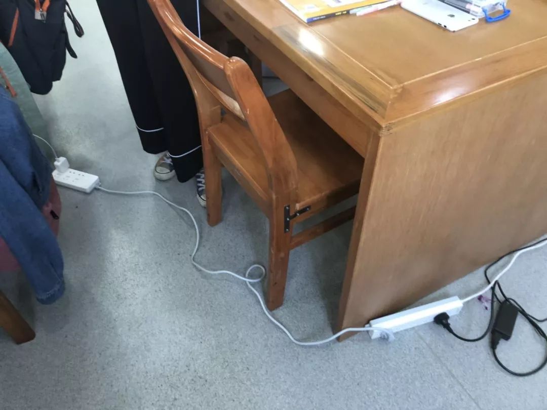小suvlog丨地大图书馆探秘那些充电宝和插线板去哪了