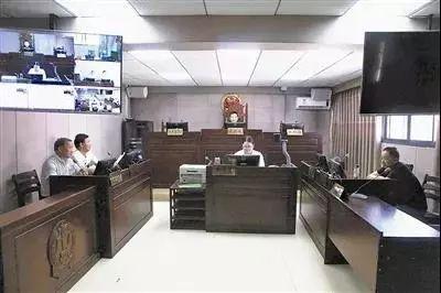 让阳光照亮法庭每个角落_审判