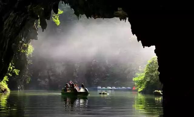 蟠龍山人工瀑布在柳州有個天然氧吧叫三門江國家森林公園在柳州有一條