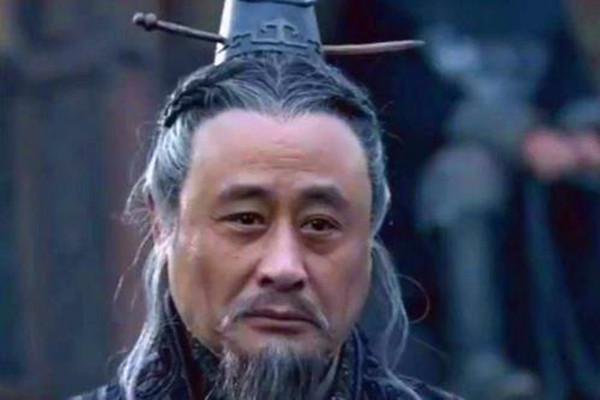 李斯因间谍事件被驱逐秦始皇看了谏逐客书后立即将李斯追回