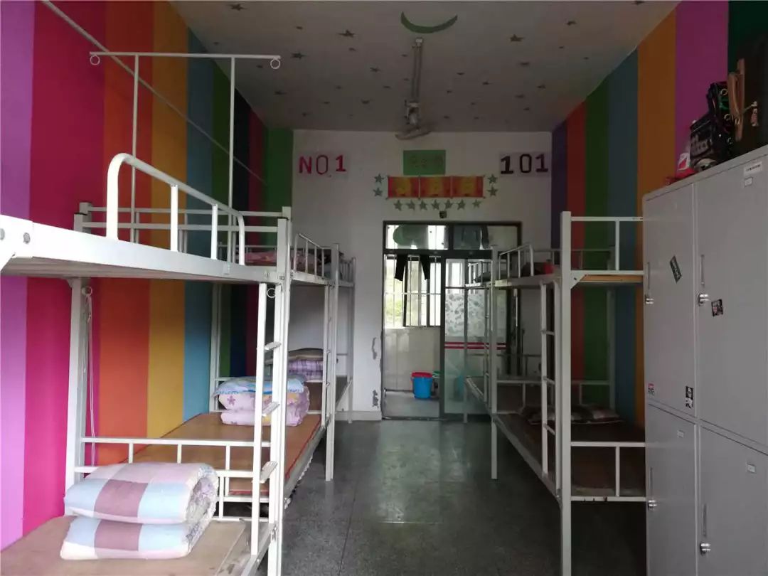 宿舍的墙壁会"说话"——南宁六职校学生宿舍文化建设活动有声有色