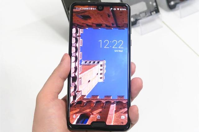 夏普发布骁龙855旗舰新作!上下"双刘海"设计这次亮了