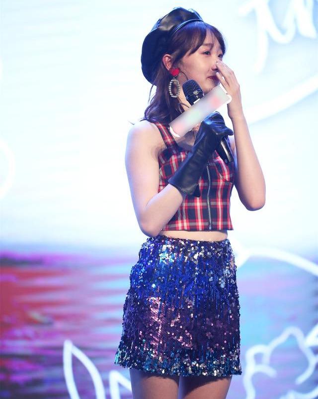 《创造101》被淘汰,却成为创造101中第一个办粉丝生日会的人_李子璇