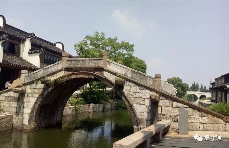 丽江束河古镇青龙桥图片
