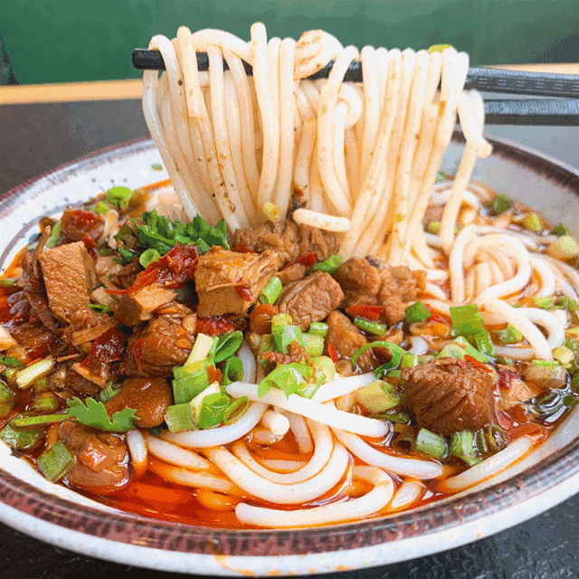 另外 红烧牛 肉粉也是很多食客中意的选择