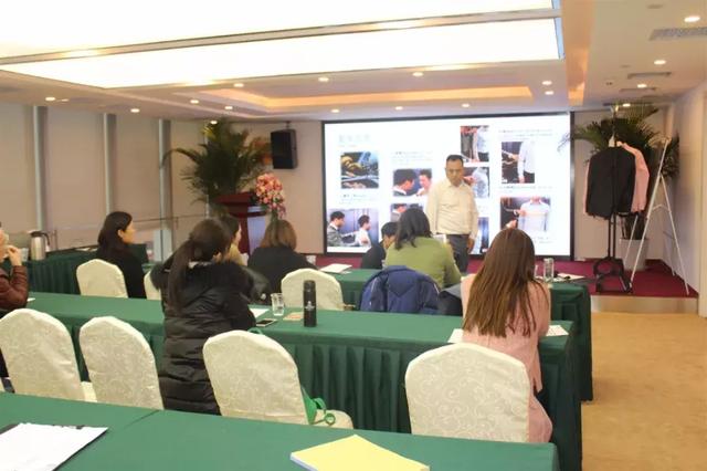 升级!汉朗尼定制总部扶持小组成立,助合作商轻松创业无后顾之忧