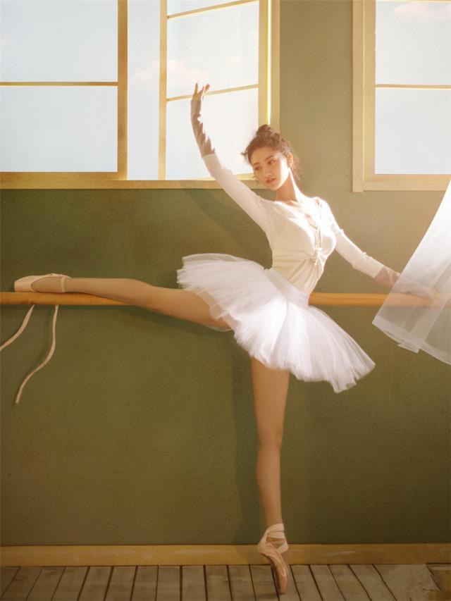 女星芭蕾舞造型杜鹃刘诗诗清冷刘亦菲是小仙女倪妮最优雅