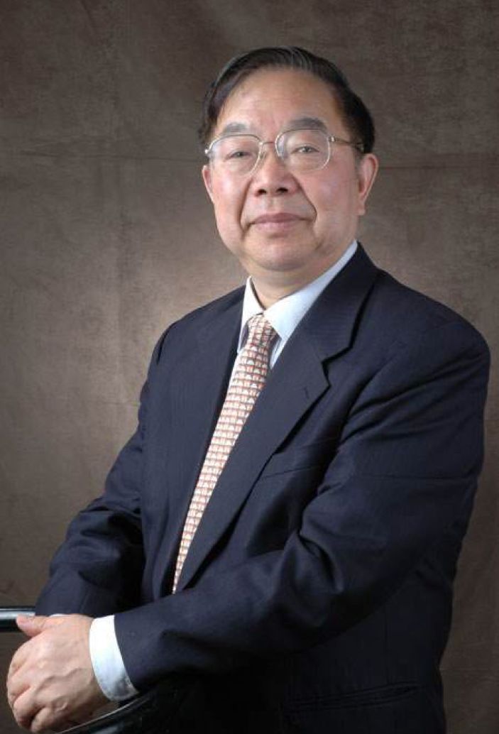 清华大学经济管理学院经济系教授,原党委书记甘肃兴华青少年助学基金