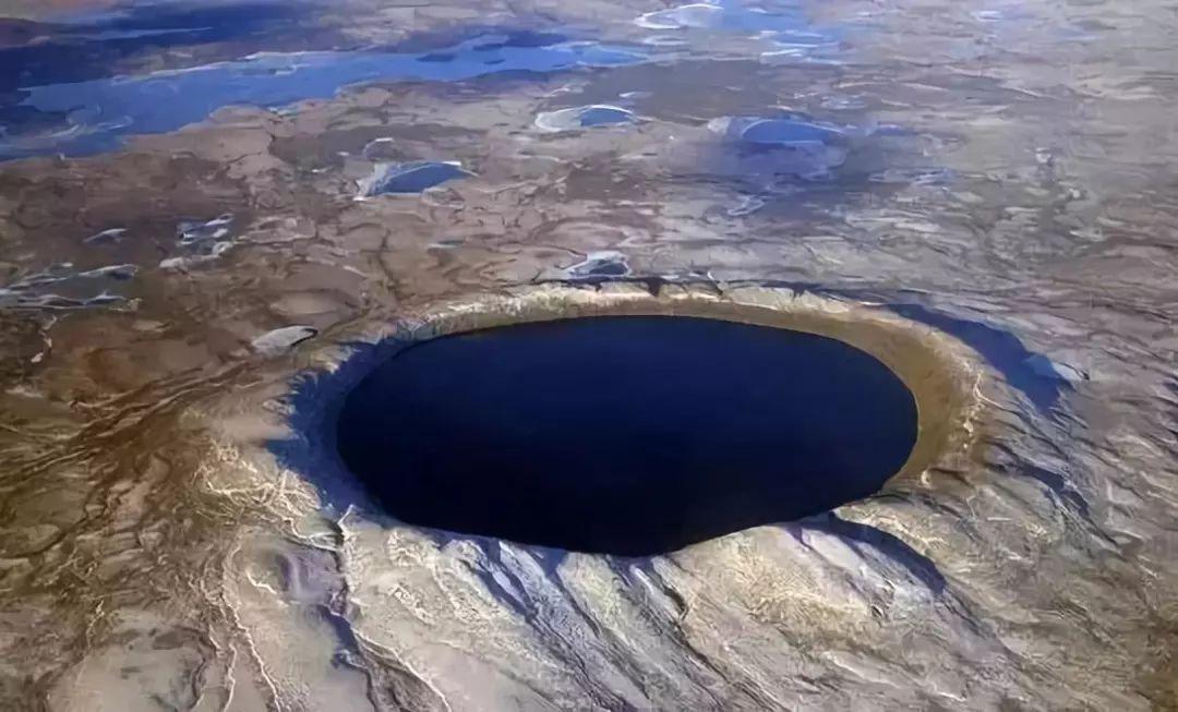 地球最大的三个陨石坑,一个造成了96%物种灭绝,一个住了55万人