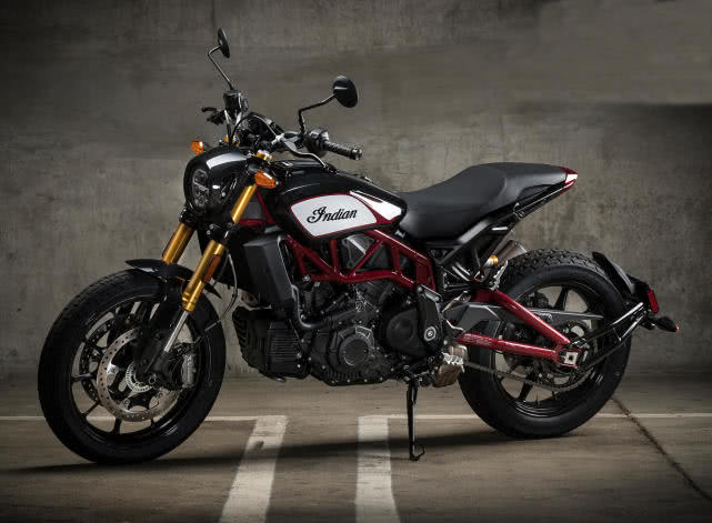 印第安 首款复古运动街车 ftr 1200s 外媒简评