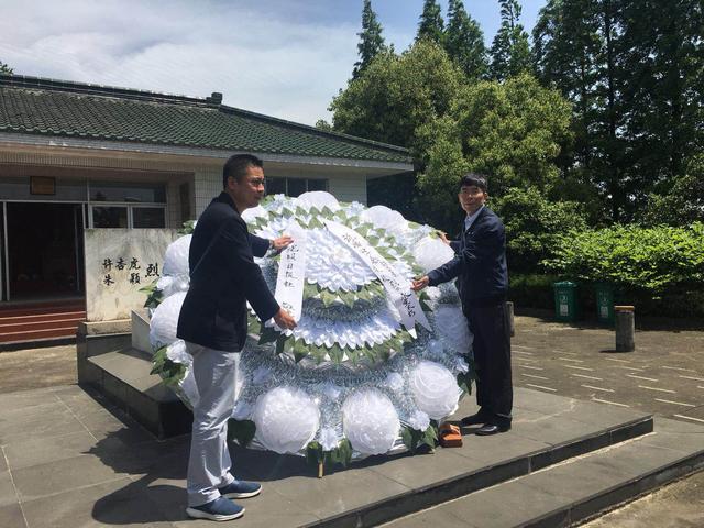 纪念馆看望慰问许杏虎烈士母亲及亲人国际部前往八宝山革命公墓烈士墓