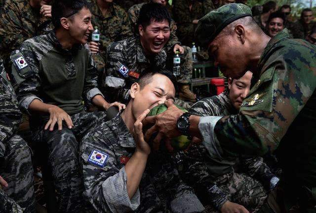 原創韓國男人有多怕當兵?裝瘋,拔牙,剁手指,什麼都乾的出來!