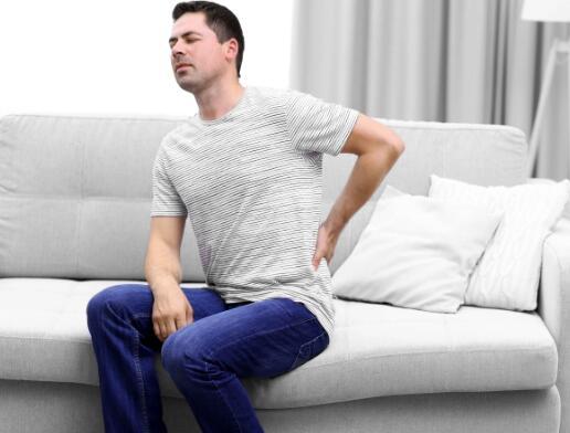 男人腰痛不只是肾虚这6种疾病也爱用腰痛做掩护别不当回事