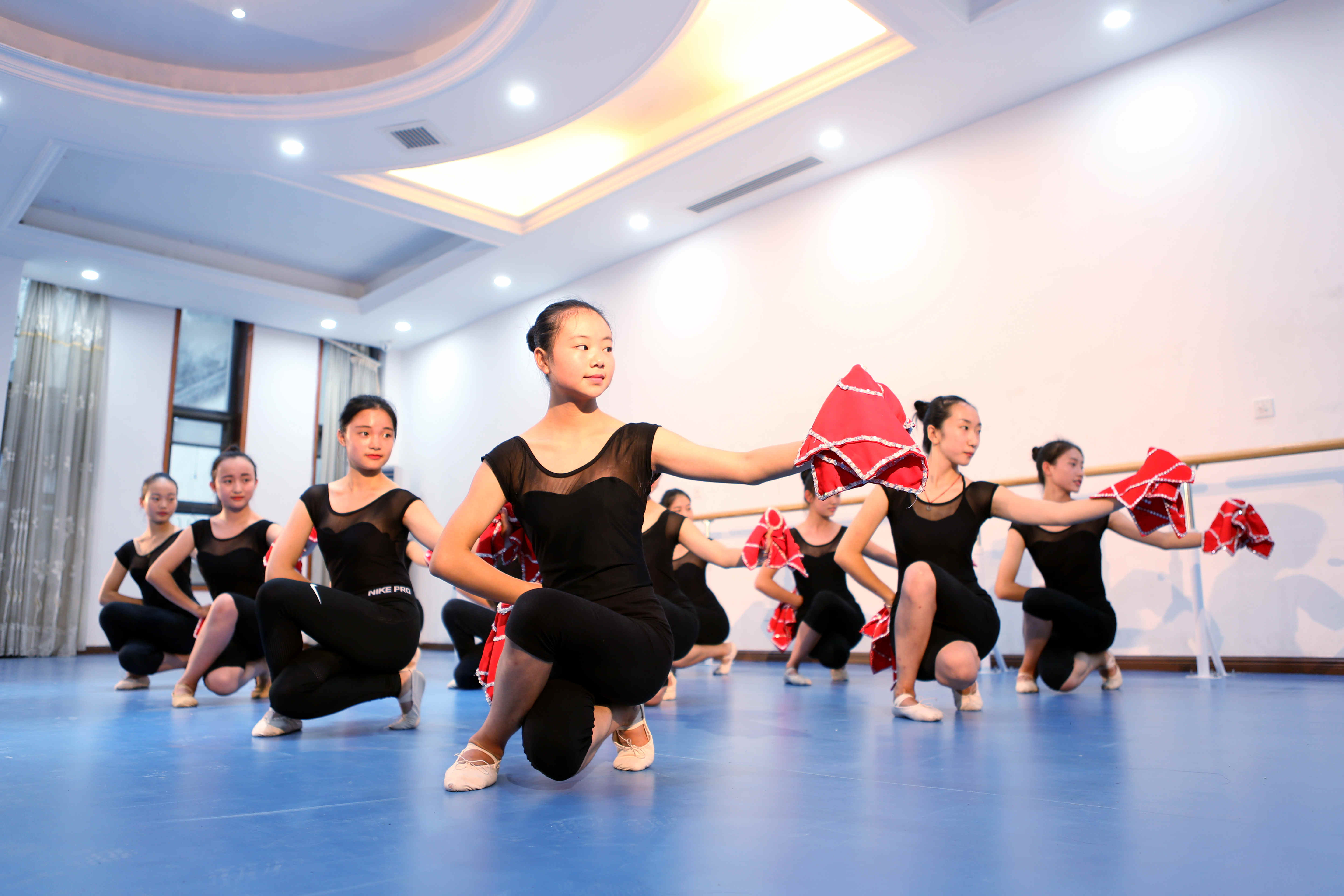 高考舞蹈培训班怎么选?舞蹈生艺考要具备哪些条件
