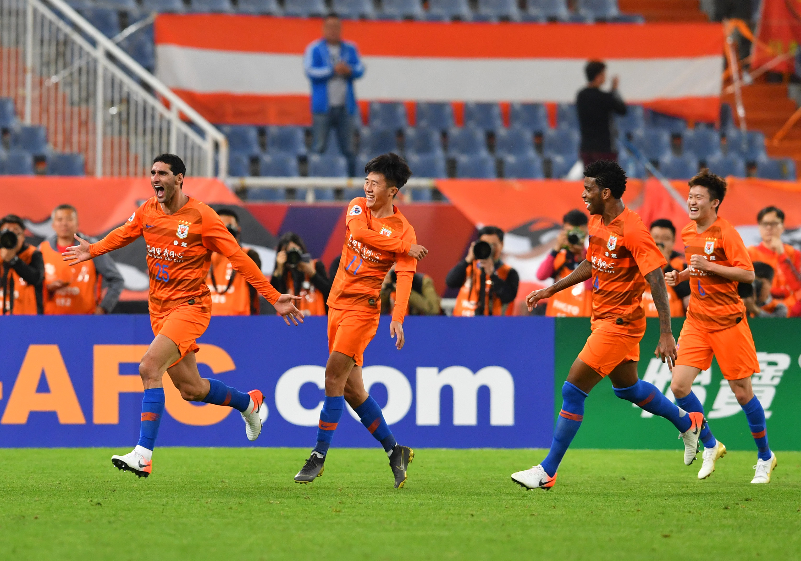 亚冠联赛:山东鲁能胜韩国庆南fc_比赛