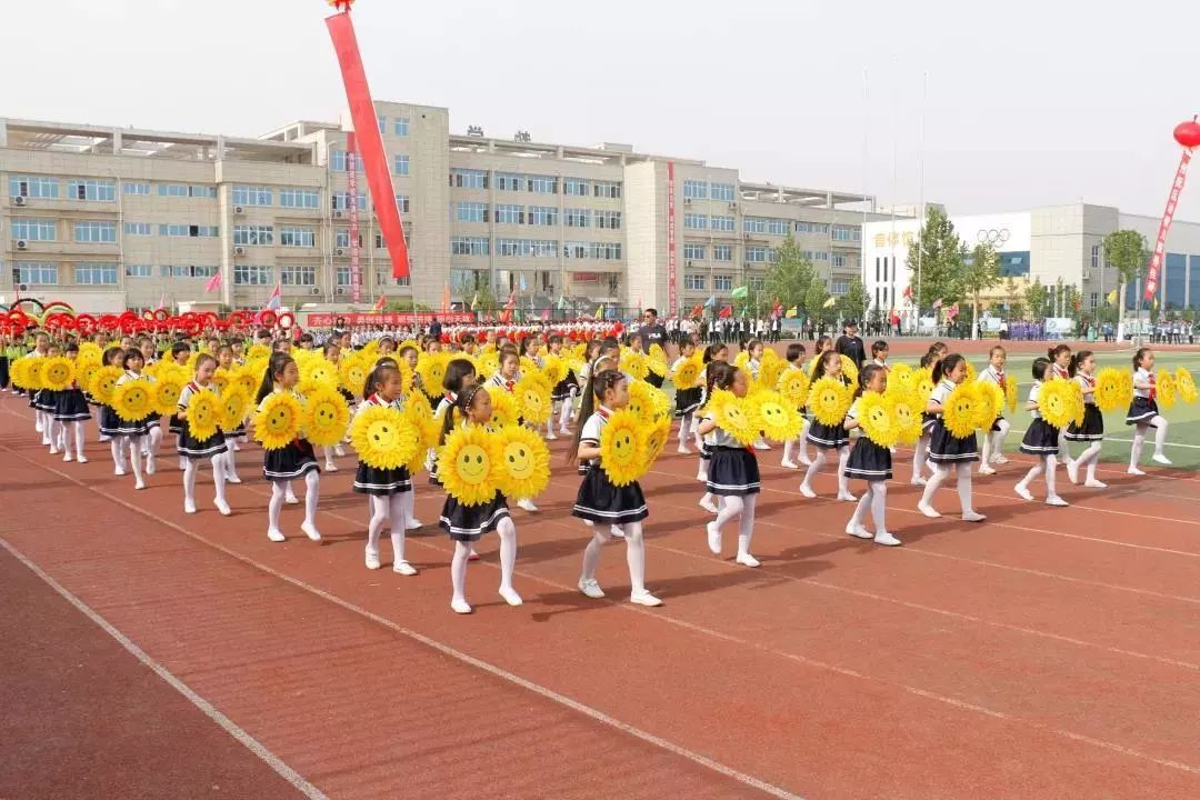 肥乡区第三届中小学生田径运动会顺利开幕!戳开看精彩时刻!