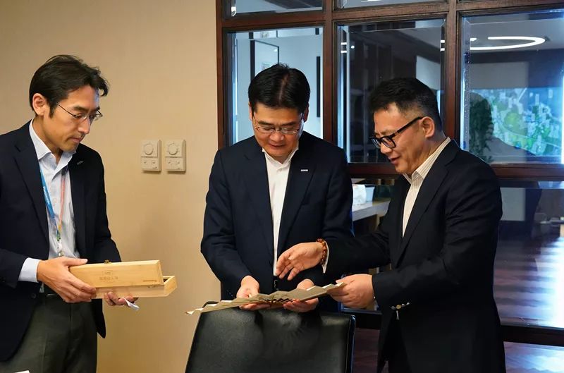 蒋建宁董事长指出,中国改革开放40年,不同消费阶层的出现对市场提出了