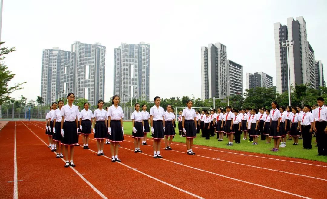 除了广铁一中亚运城校区外,还有去年9月份就已开学的广铁一中天成中学