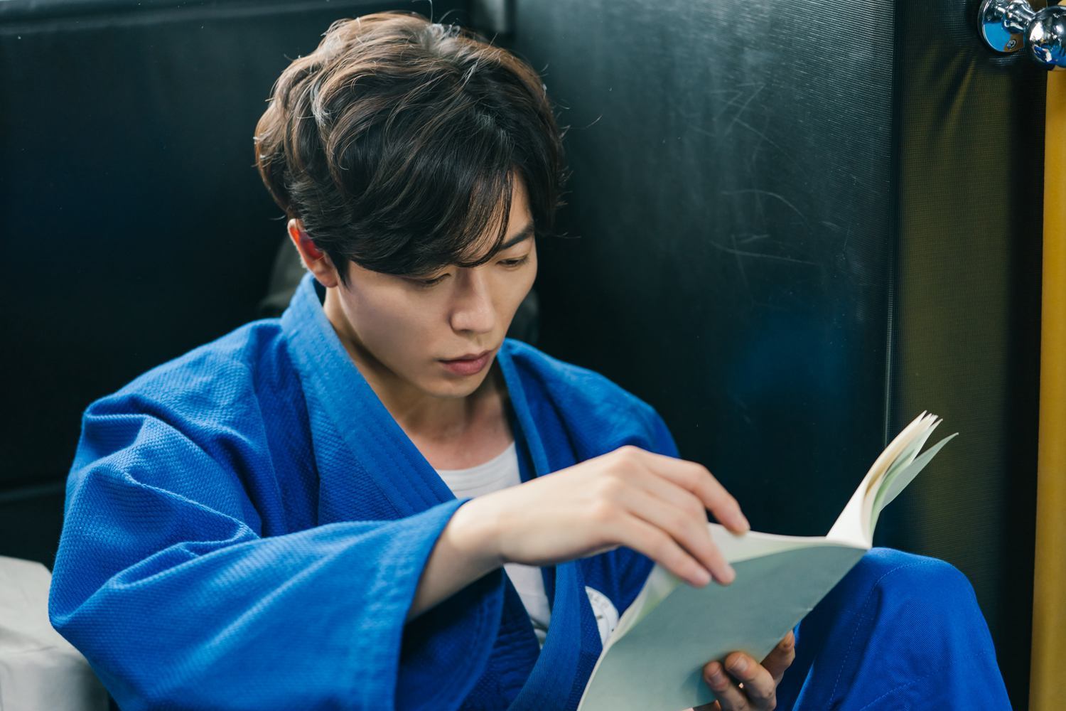 《她的私生活》金材昱花絮照来袭 独特文艺忧郁气质俘获万千迷妹心