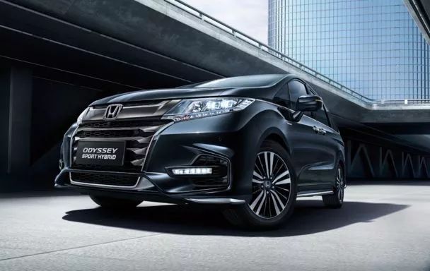 百公里油耗5.8L，奥德赛锐·混动对比别克GL8，谁值得选？
