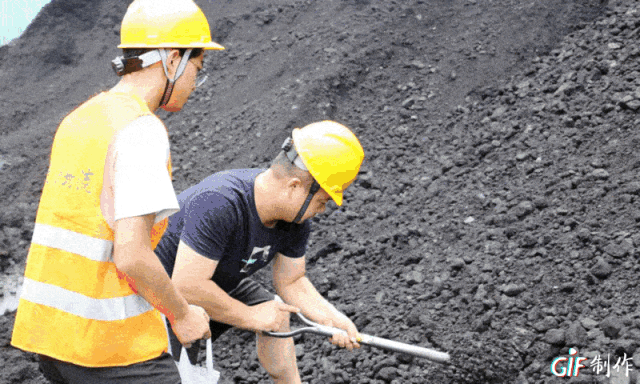 有一种坚持是"滴水穿石",用真心换人心.