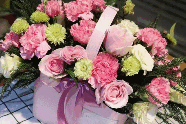 当瑜伽遇见花艺,这个母亲节就要不一样!