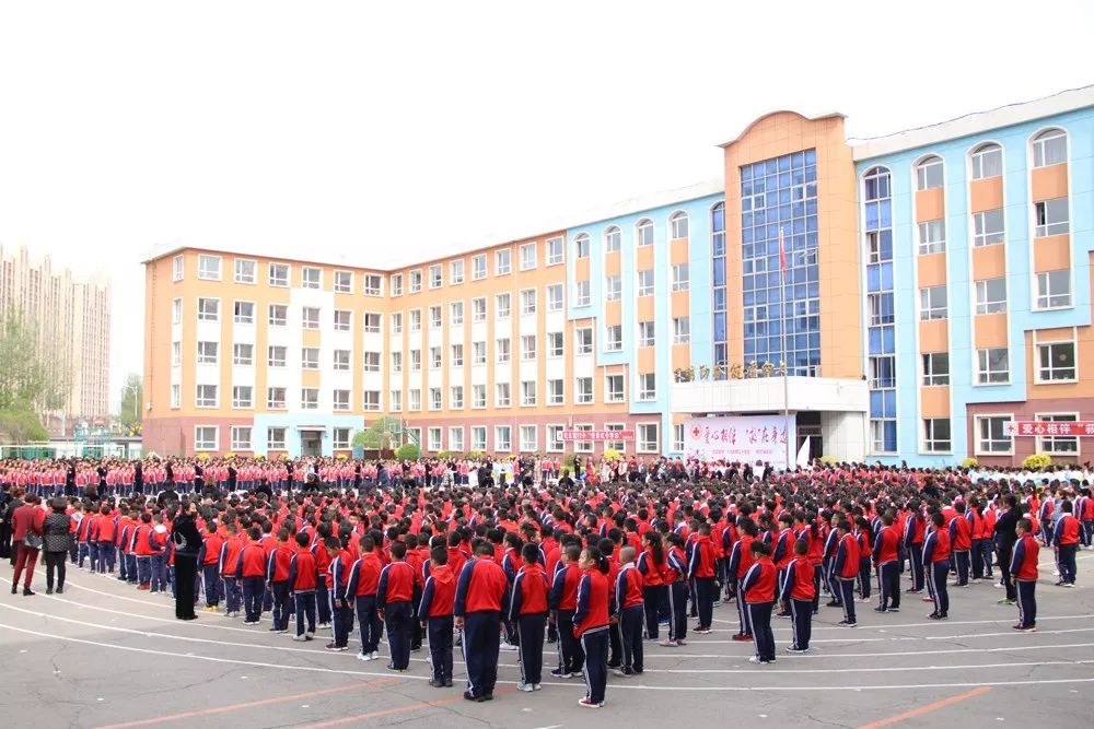 今日上午 辽源小学生在校内"晕倒"?