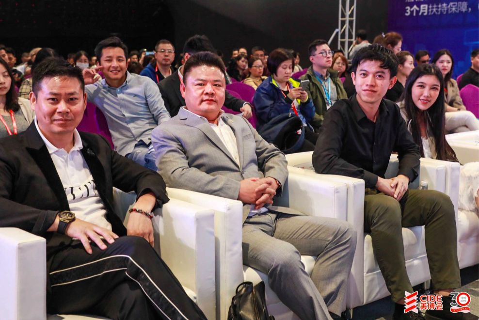 大学原党委副书记纪委书记陶一桃,上海粉合集团(唐三彩)董事长周彦鑫