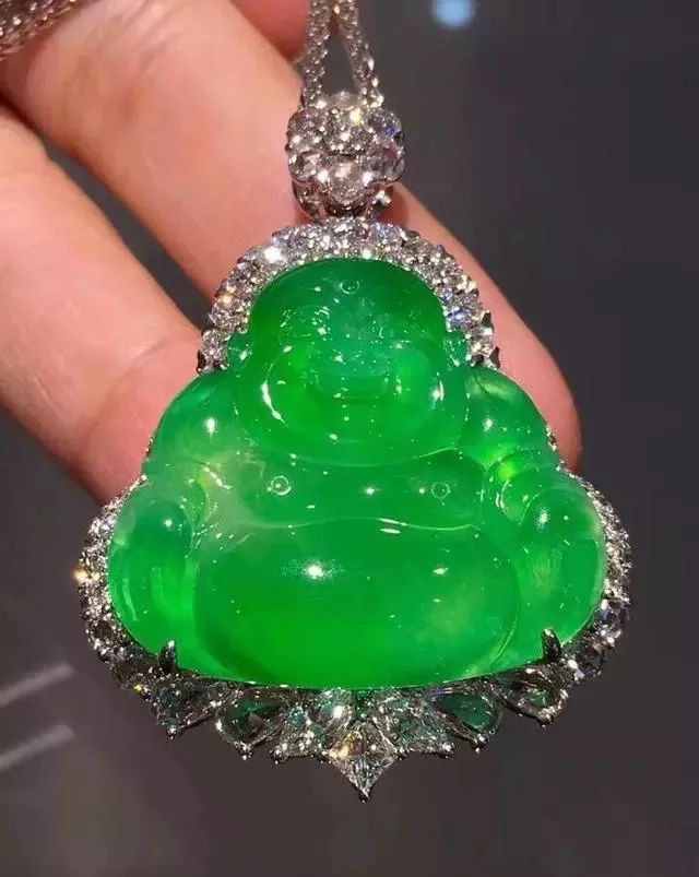 母亲节最好的礼物舒俱来手镯让母亲健康长寿