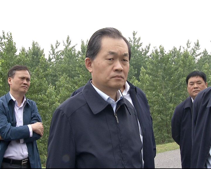 省应急厅厅长张海阁,省气象局局长于波,省水利厅副厅长徐业平随同,副