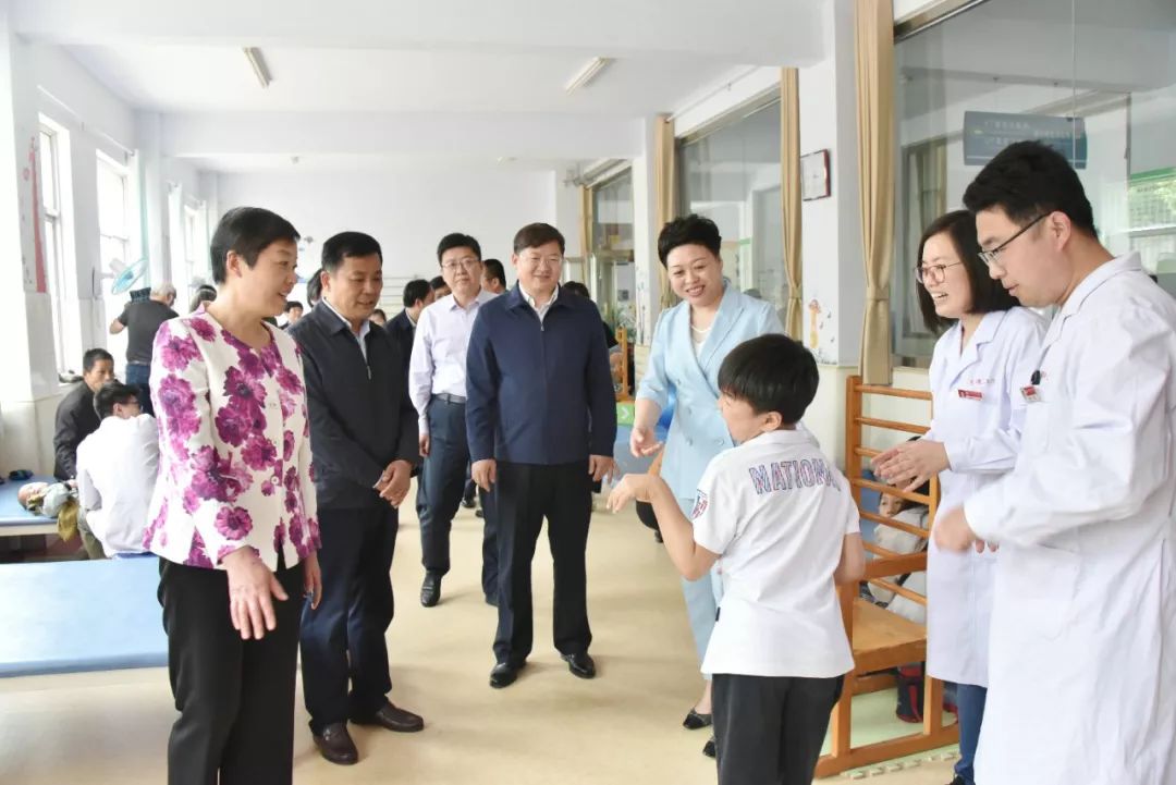 省残联理事长党组书记邹斌芳一行到夏津调研