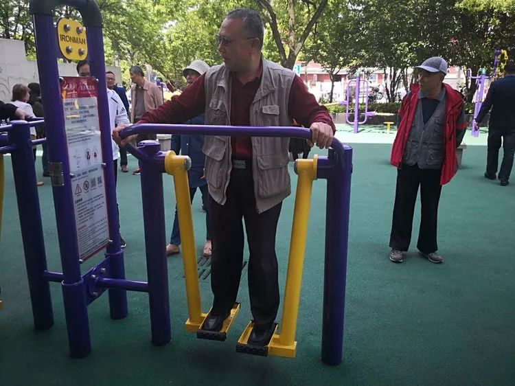 【动态】真新街道组织参观益智健身苑点_居民