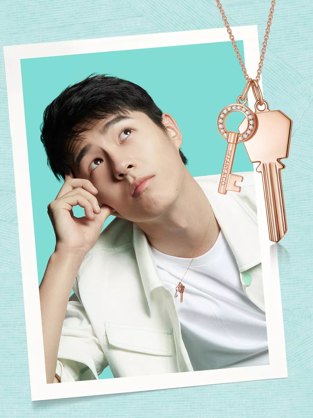    滑动查看下一张图片 >>前段时间"蒂芙尼·爱之旅"体验展上刘昊然就