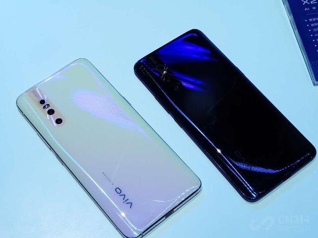 线下手机销量榜: 小米市占比超vivo 华为荣耀拿下过半市场份额_reno