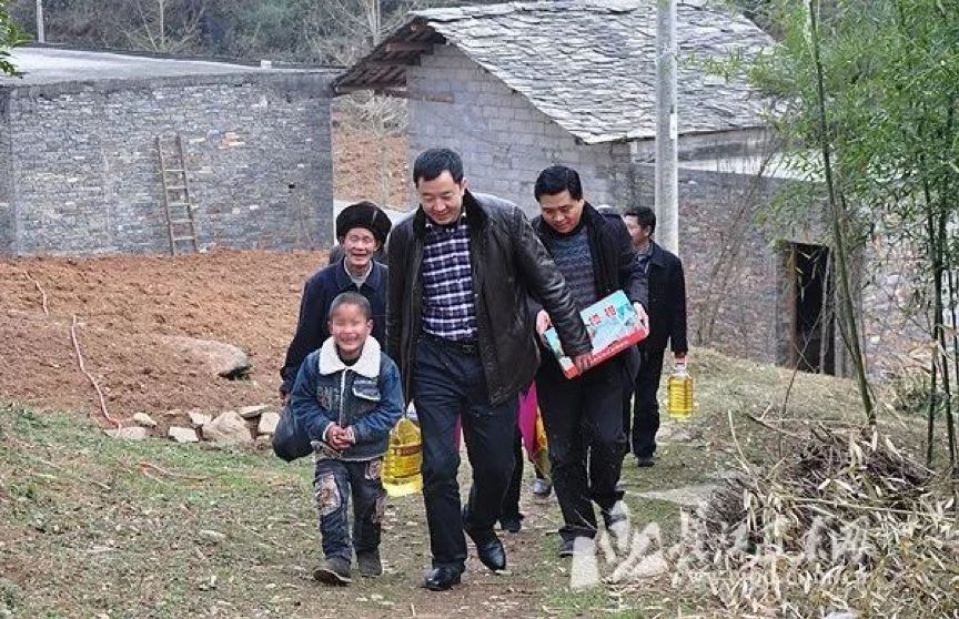 县委书记辞官记:你们看过的所有电视剧都没我经历的精彩_陈行