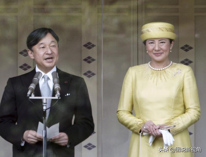 同样是亚洲王室君主,德仁和泰国国王登基画面大不同,后者更开放