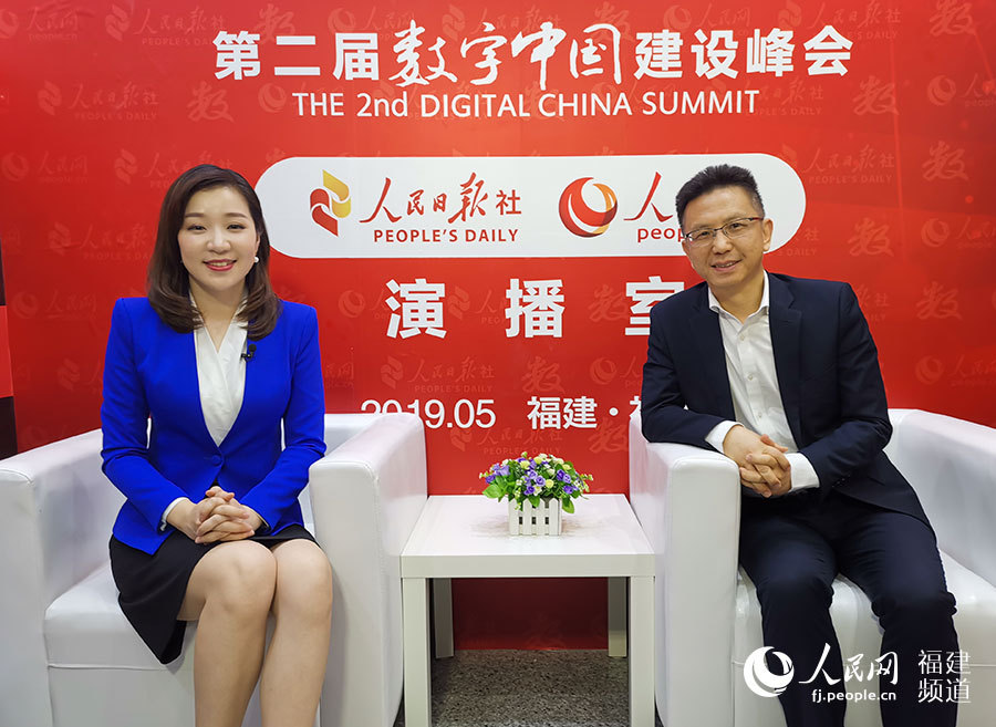 平安智慧城市联席总经理胡玮打造新型智慧城市让科技服务生活