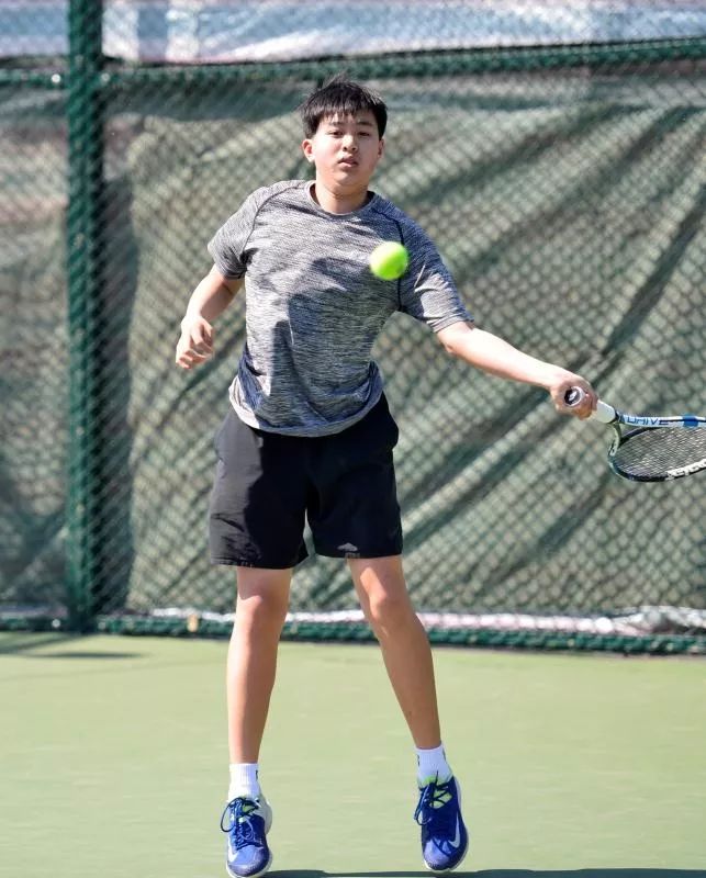 网球俱乐部对阵超达俱乐部,北京市第八十中派出米农,展展,刘桐/展展