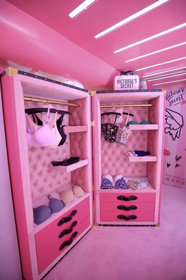 嘘,北京女孩竟靠这双"翅膀"试衣间拥有了开挂的人生?_内衣